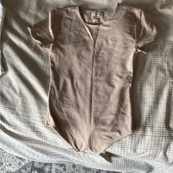 Aritzia Virtual Contour Bodysuit in Beige - Picture 4 of 5